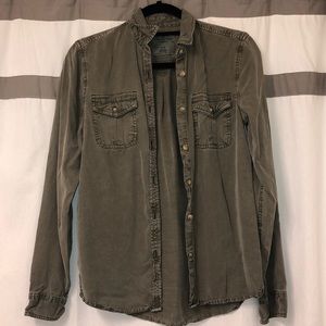 American Eagle Green Button Up